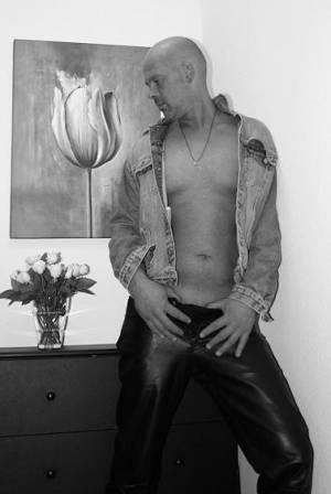 Single sascha